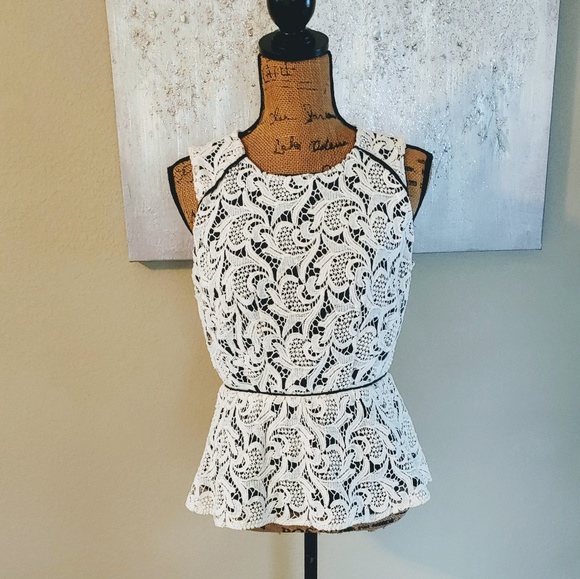ANTHROPOLOGIE Lace Peplum Top - Picture 3 of 9